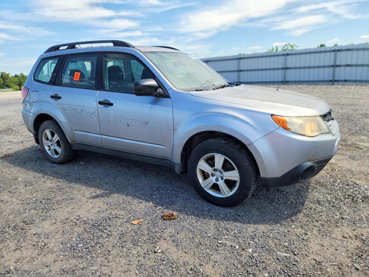 2013 Subaru Forester 2.5x Silver vin: JF2SHABC5DH401339