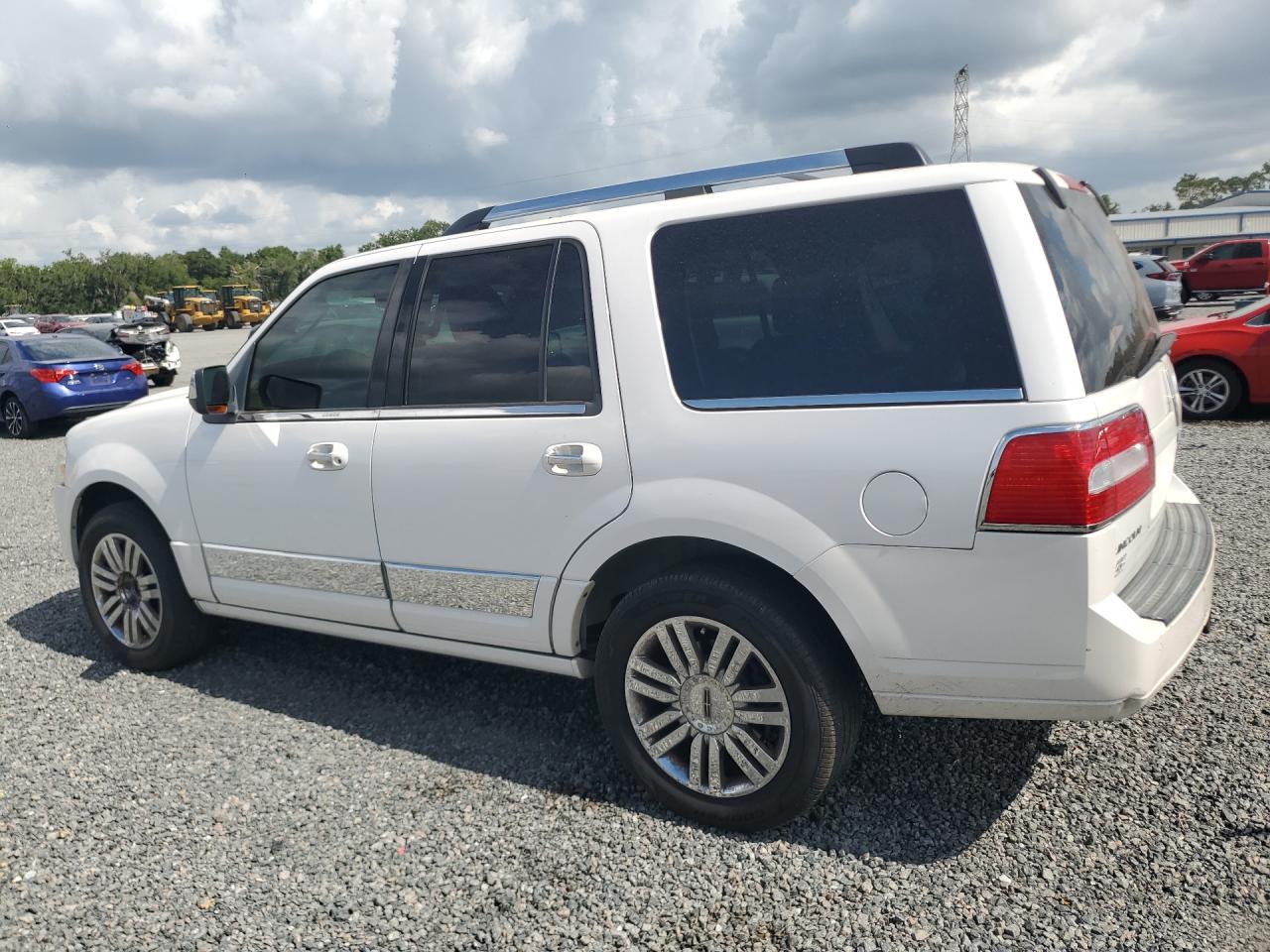 2009 Lincoln Navigator Белый vin: 5LMFU285X9EJ01470