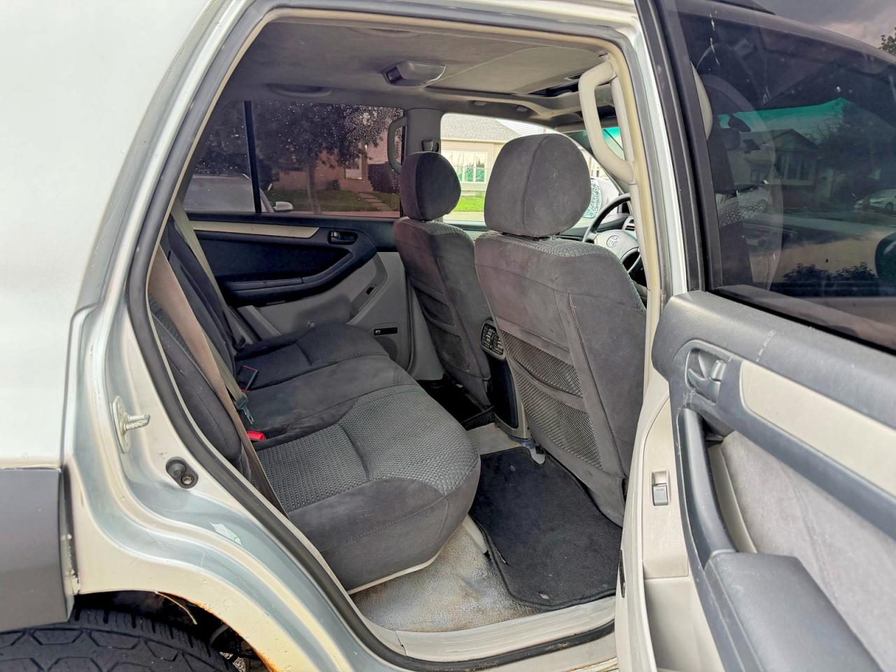 2004 Toyota 4runner Sr5 Silver vin: JTEBU14R840043885