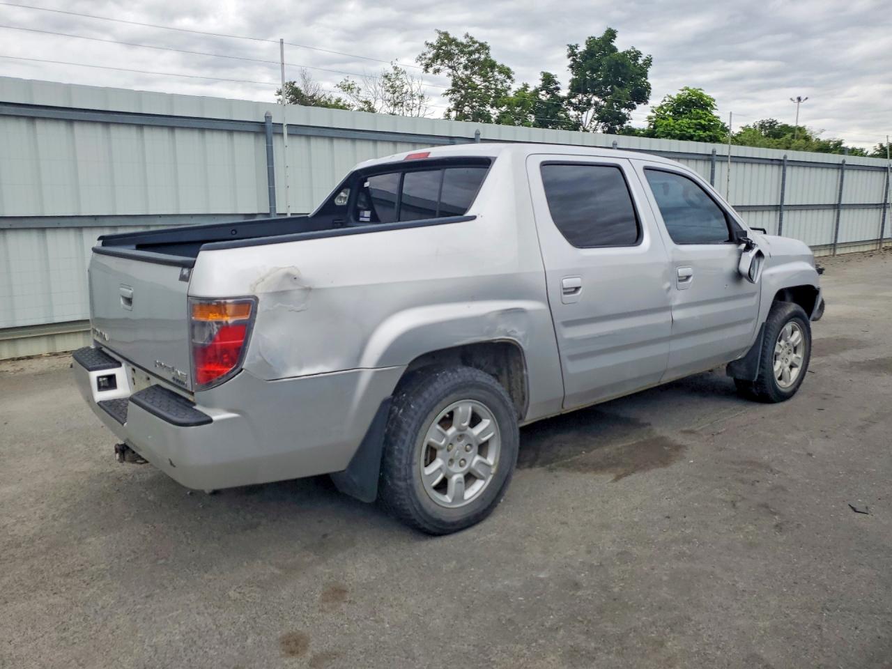 2006 Honda Ridgeline Rtl Silver vin: 2HJYK16506H533147