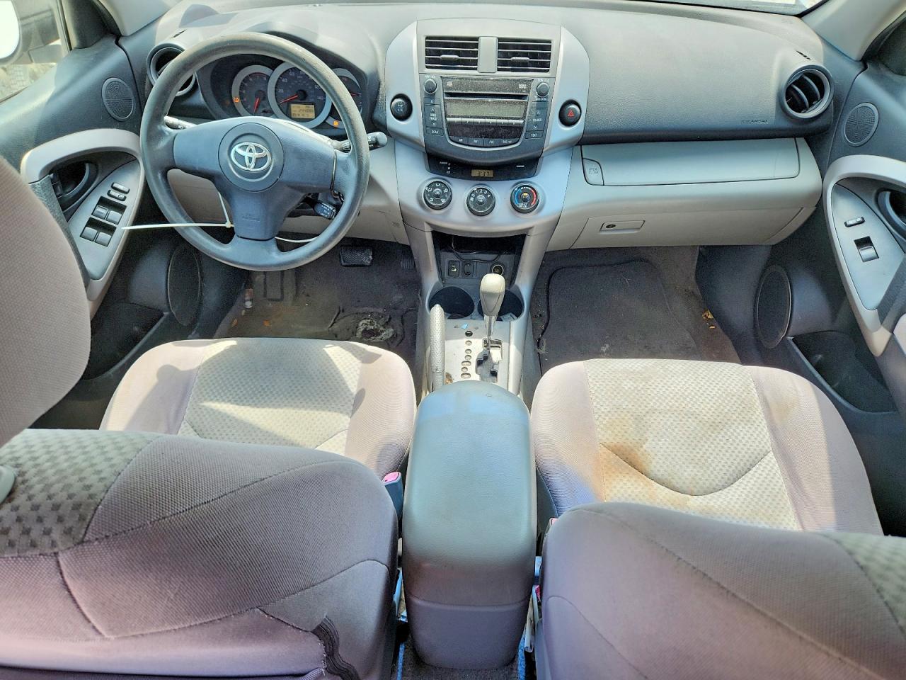 2008 Toyota Rav4 Base White vin: JTMBK33V985043746