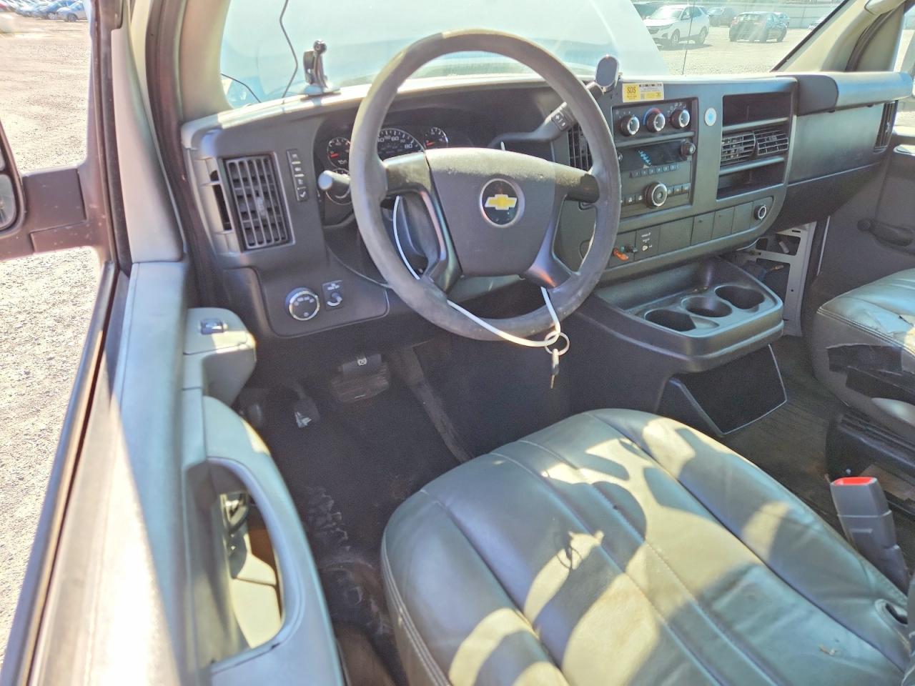 2010 Chevrolet Express G2500 White vin: 1GCZGFBA0A1175310