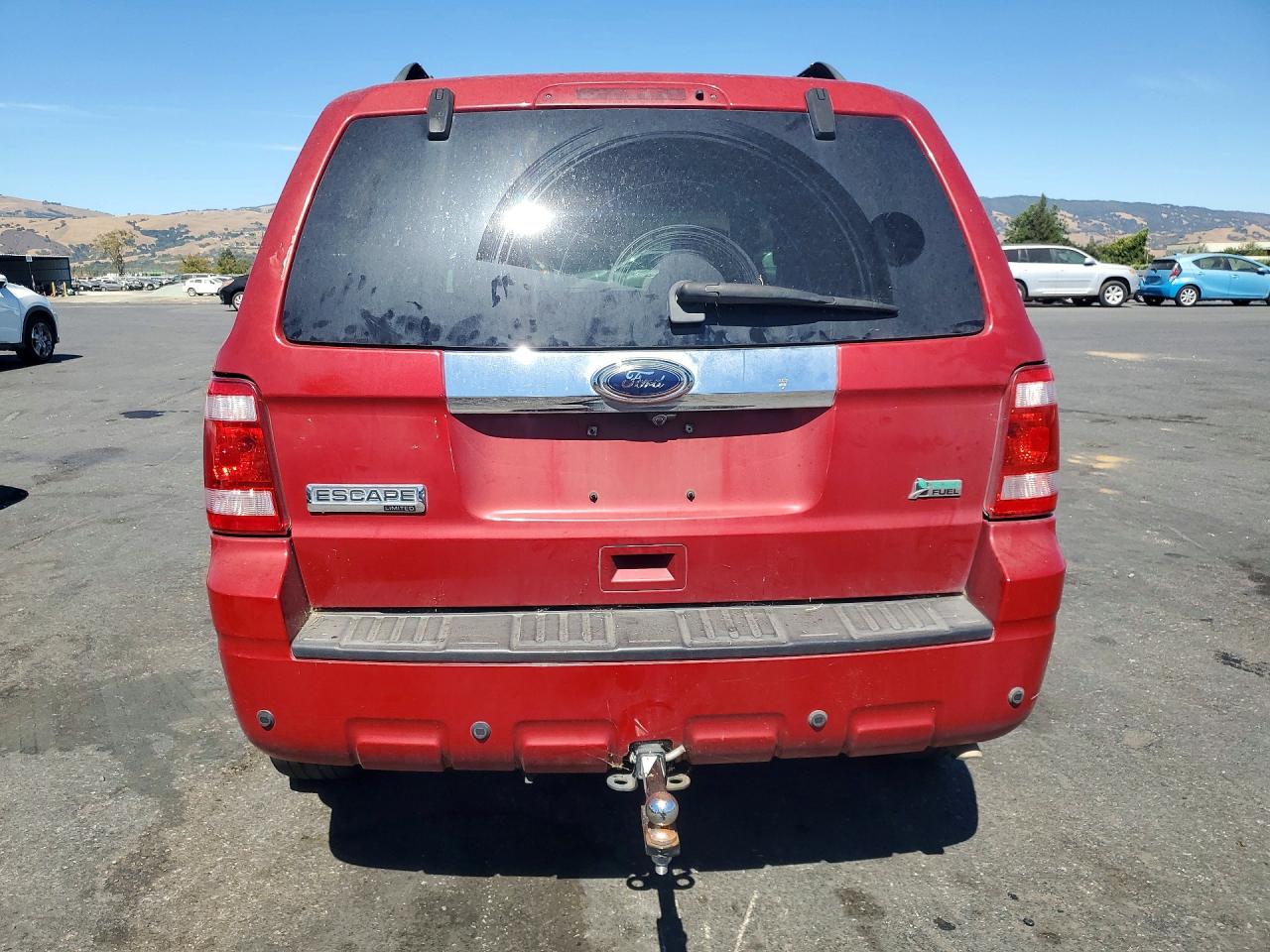 2010 Ford Escape Limited Red vin: 1FMCU9EG2AKB10867