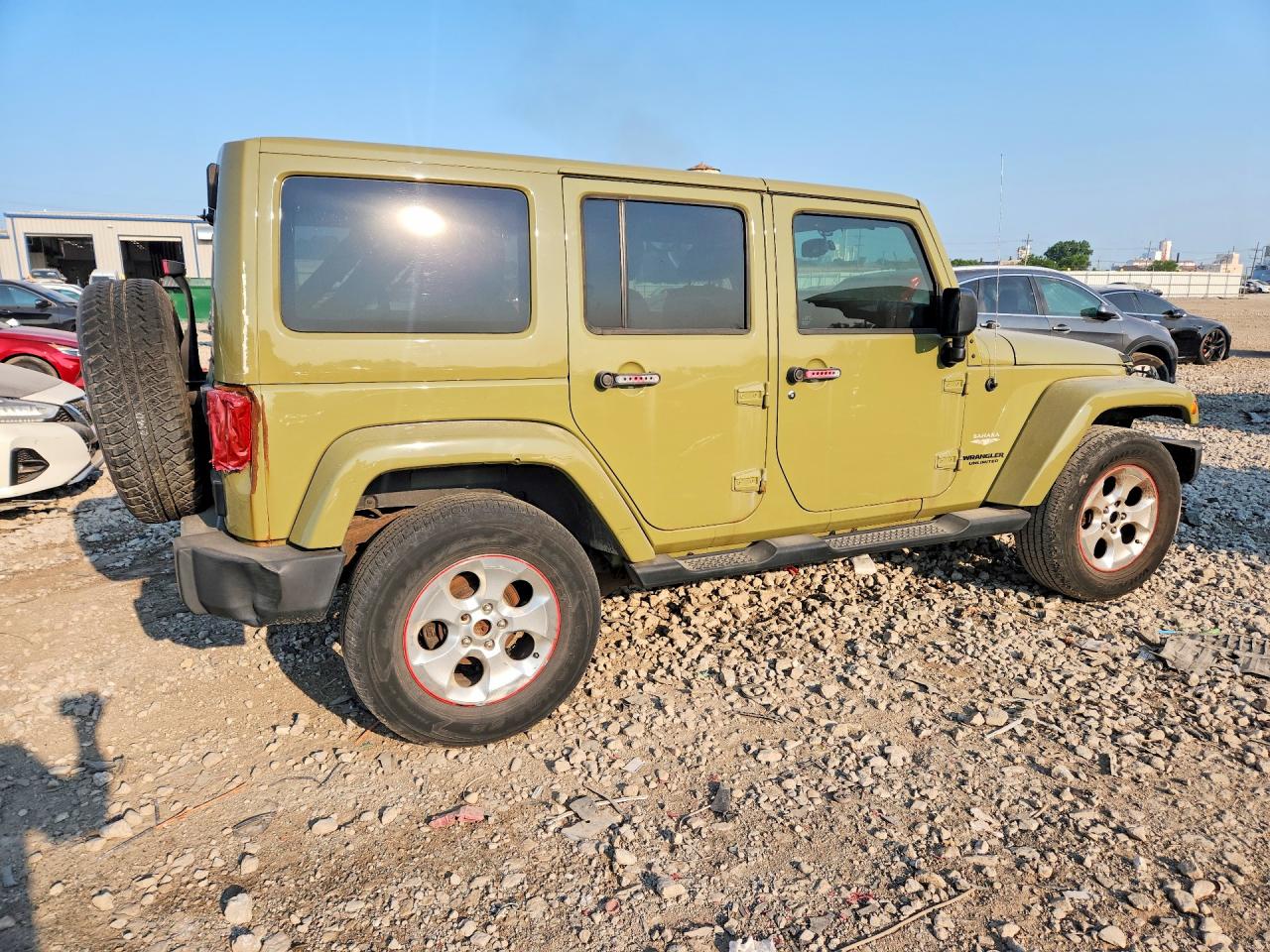 2013 Jeep Wrangler Unlimited Sahara Green vin: 1C4BJWEG5DL602993