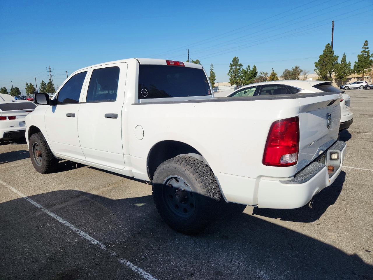 2014 Ram 1500 St Белый vin: 3C6RR6KT6EG262770