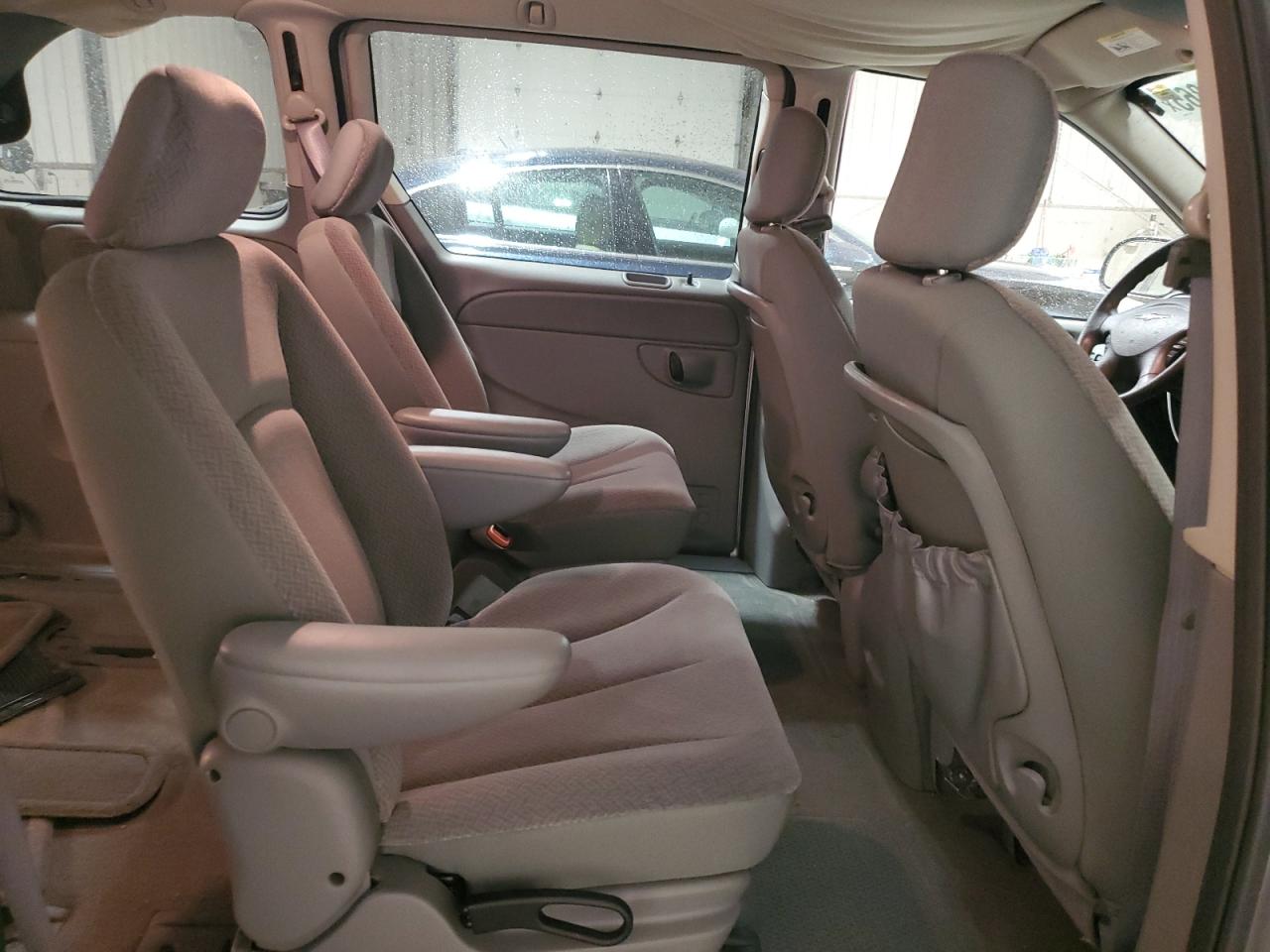 2006 Chrysler Town & Country Silver vin: 1A4GP45R56B690926