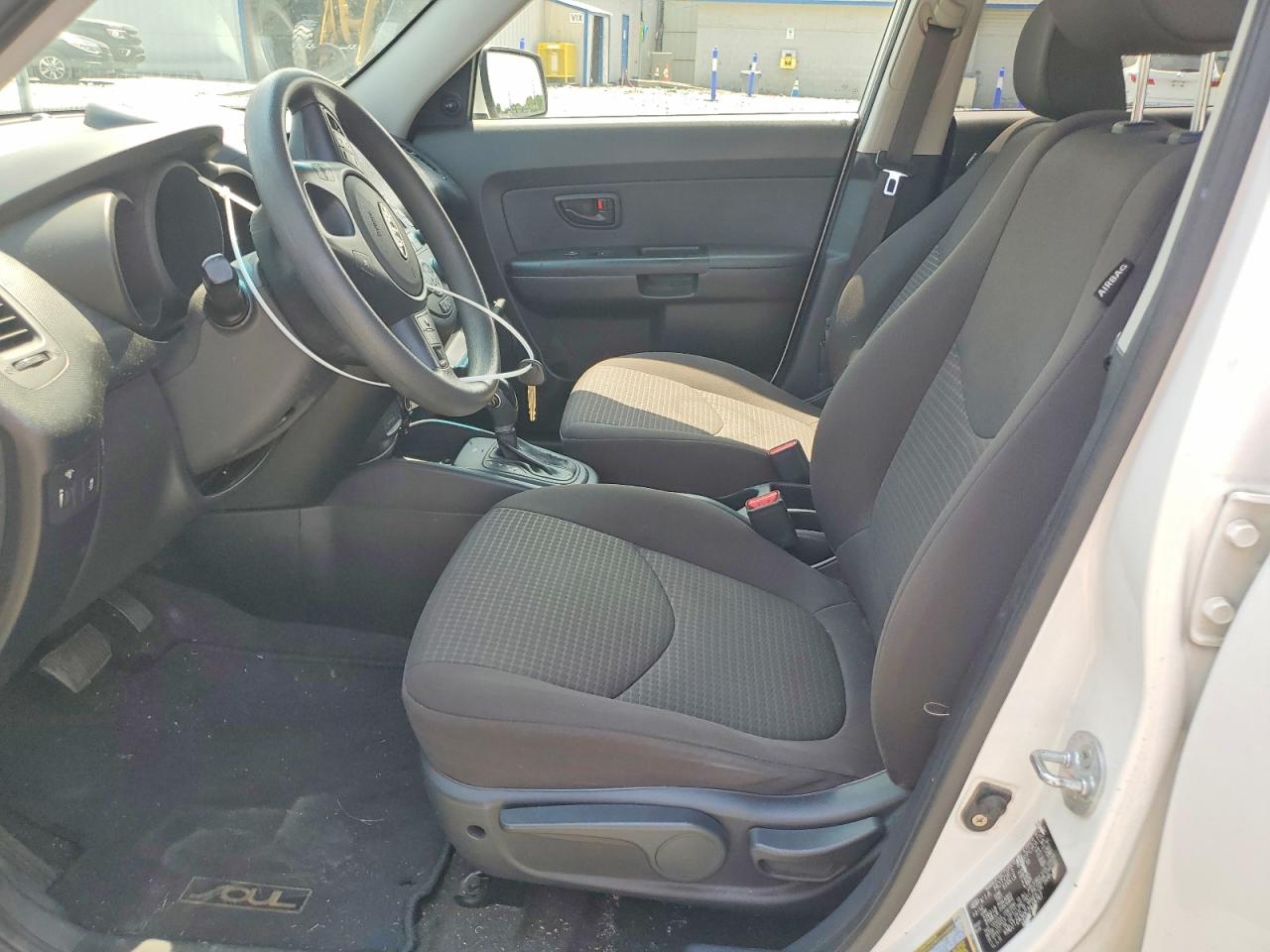 2012 Kia Soul Base White vin: KNDJT2A50C7448767