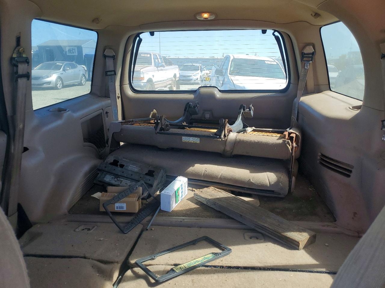 1999 Ford Expedition Tan vin: 1FMPU18L0XLB16813