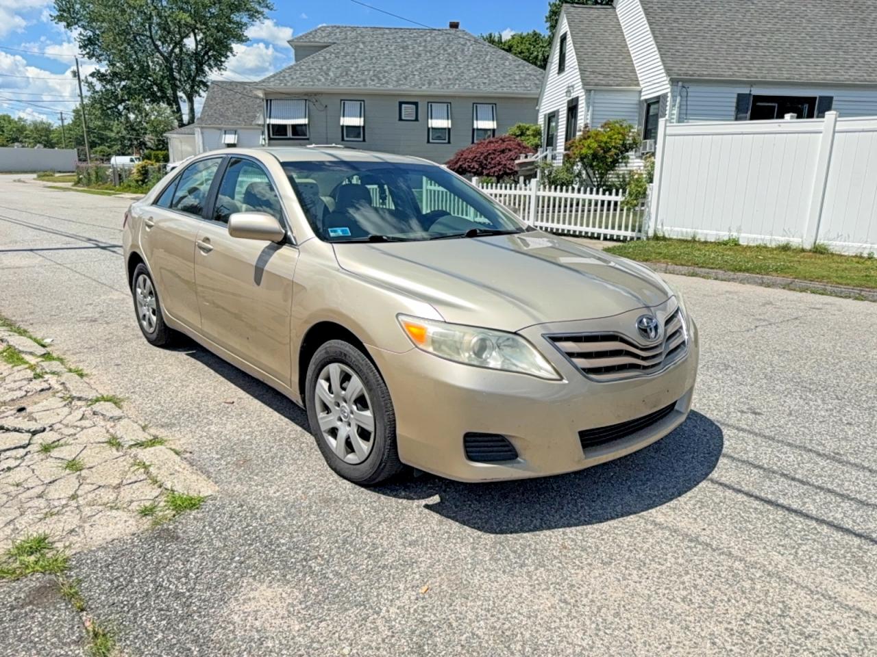 2011 Toyota Camry Base Gold vin: 4T4BF3EK6BR098855