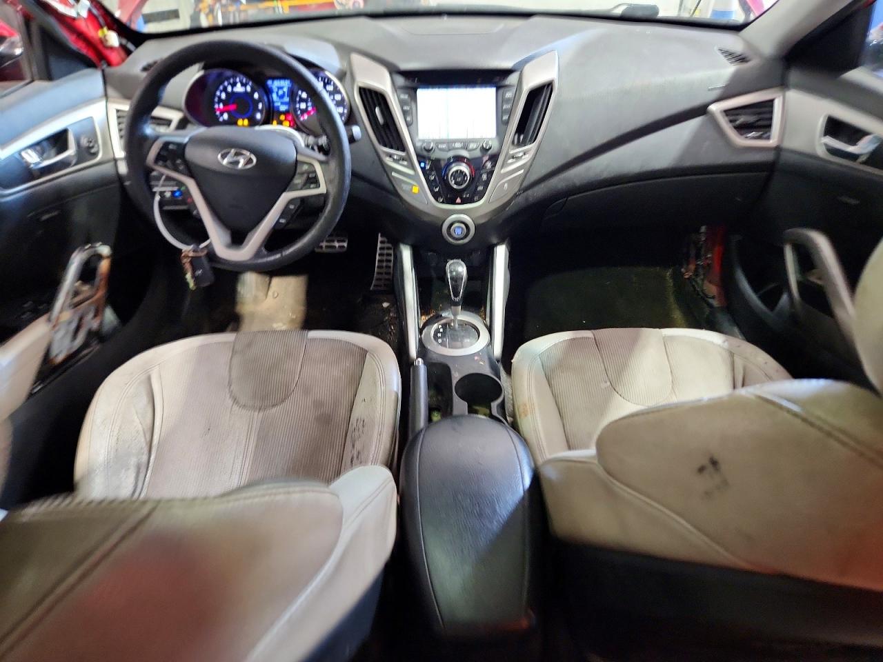 2012 Hyundai Veloster Base Red vin: KMHTC6AD9CU051580