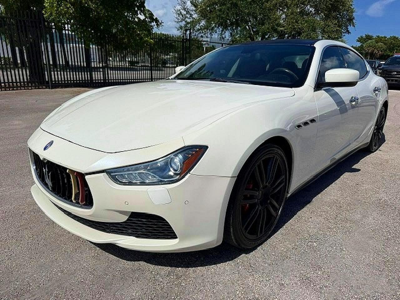 2014 Maserati Ghibli S White vin: ZAM57RTA9E1086058