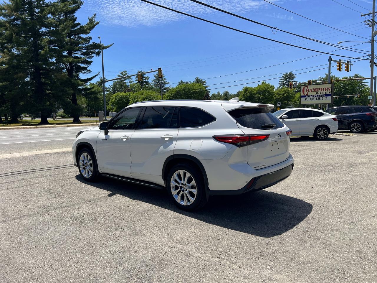2021 Toyota Highlander Hybrid Limited White vin: 5TDYARAH5MS006372