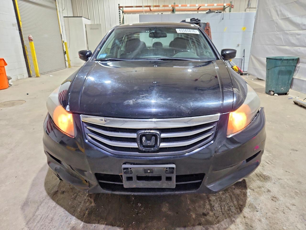 2011 Hond Accord Black vin: 1HGCP3F89BA002612