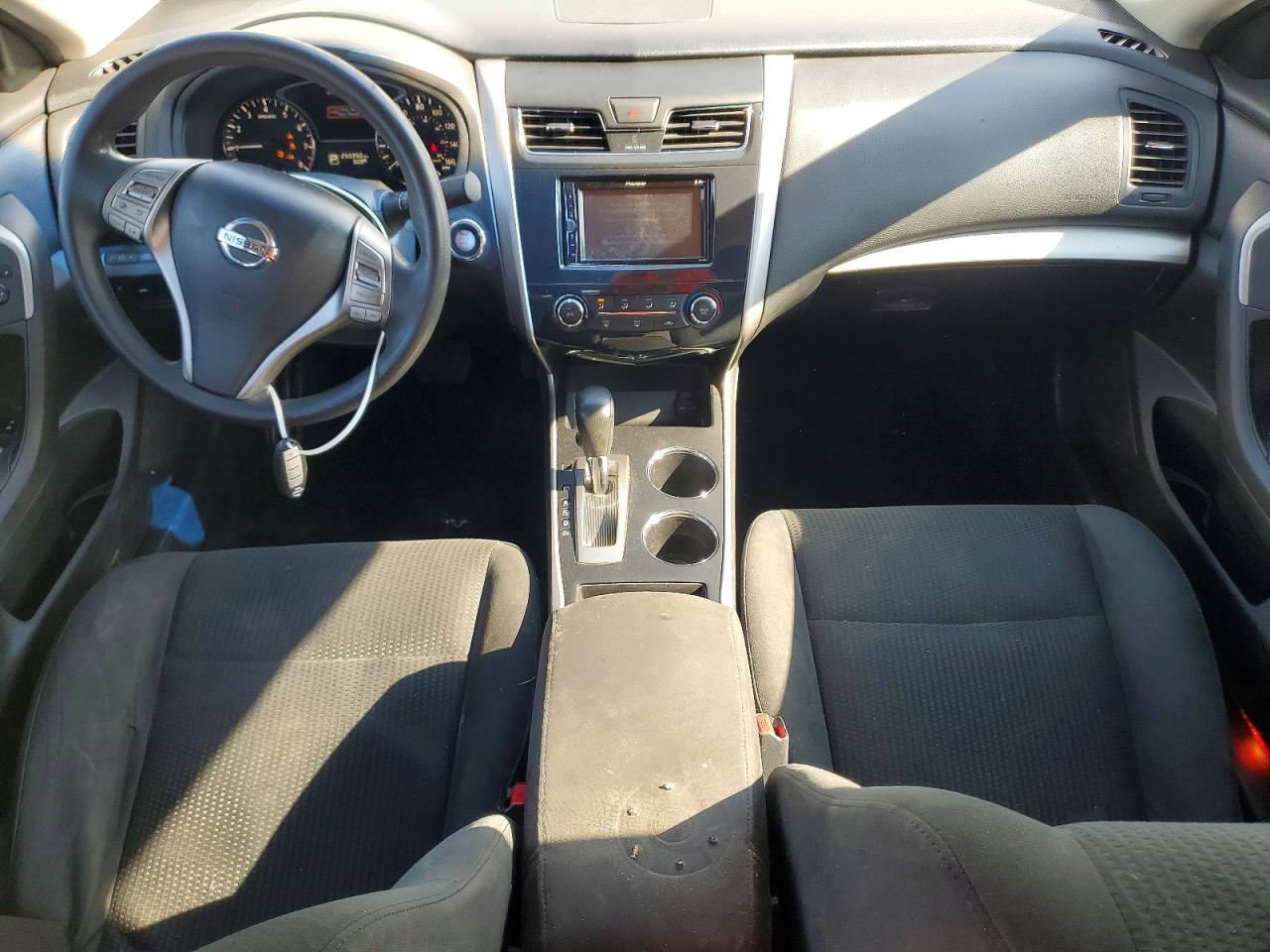 2015 Nissan Altima 2.5 S White vin: 1N4AL3AP1FC142881