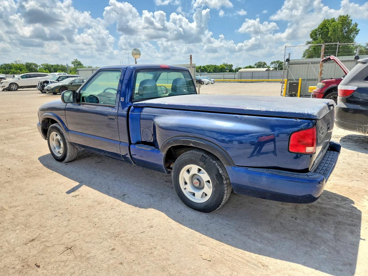 2000 Gmc Sonoma Blue vin: 1GTCS1443Y8150112