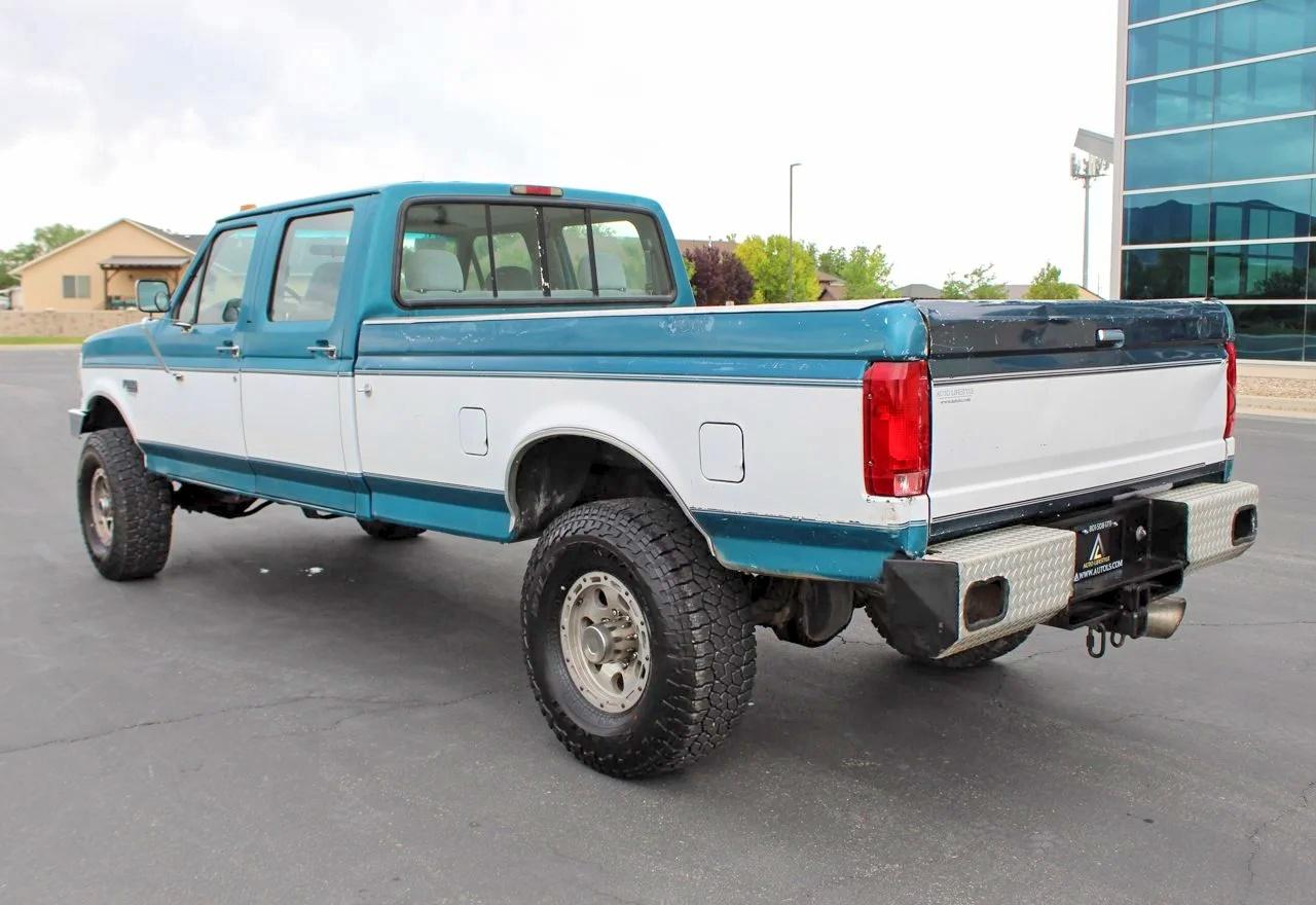 1995 Ford F350 Two Tone vin: 1FTJW36F5SEA22081