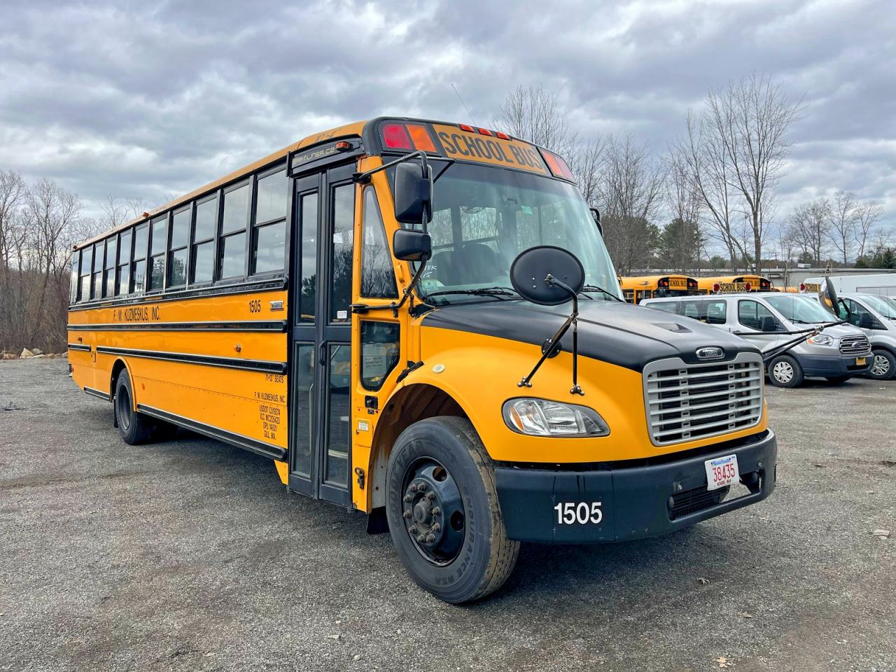 2015 Freightliner Chassis B2b Yellow vin: 4UZABRDU5FCGJ8503