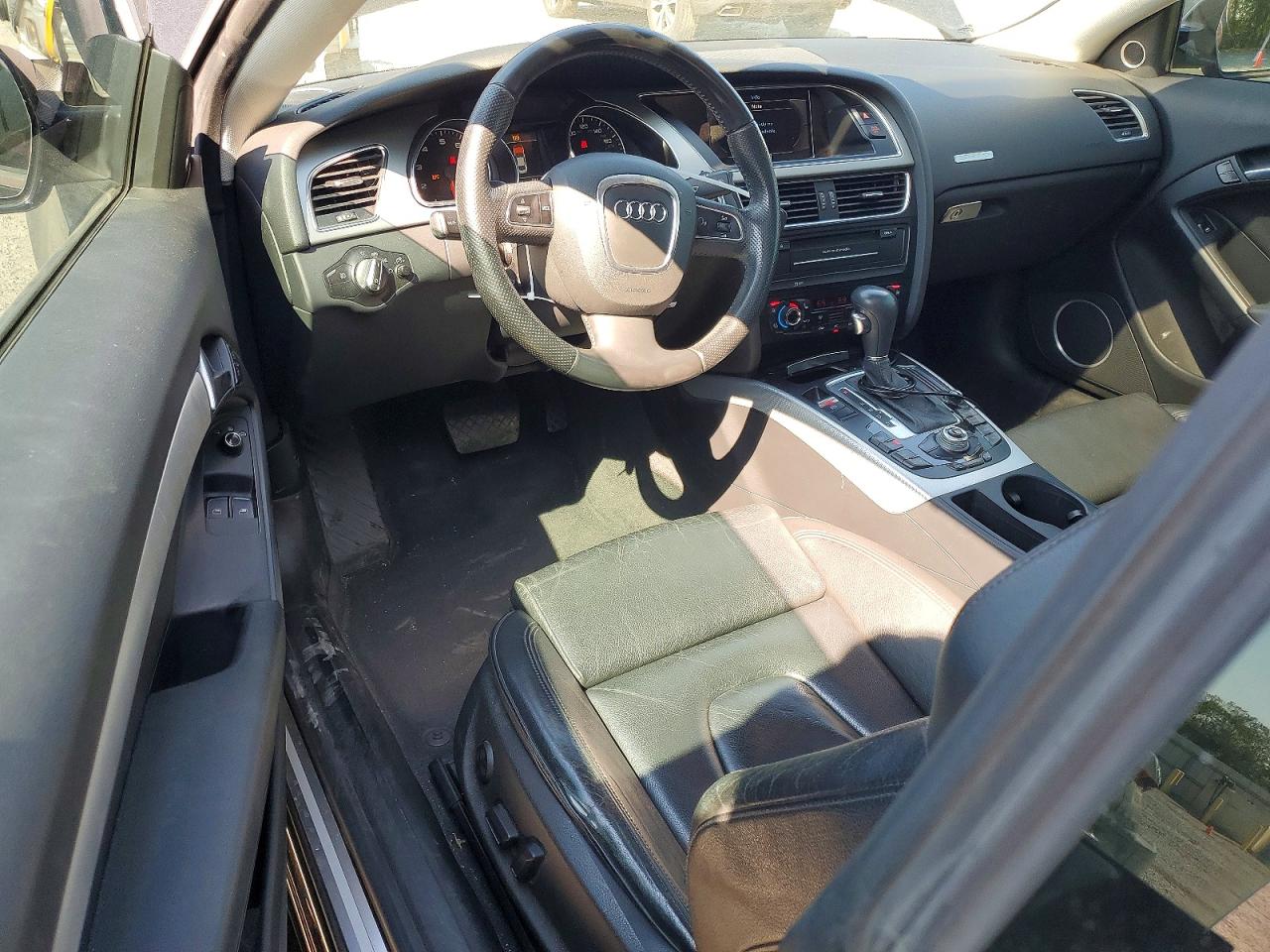2011 Audi A5 Premium Plus Черный vin: WAULFAFRXBA081297