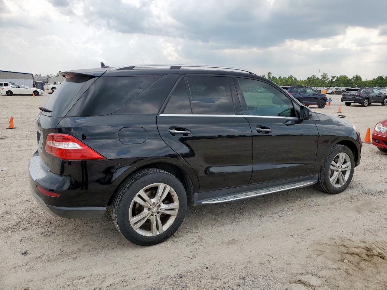 2015 Mercedes-benz Ml 350 Black vin: 4JGDA5JB0FA512531