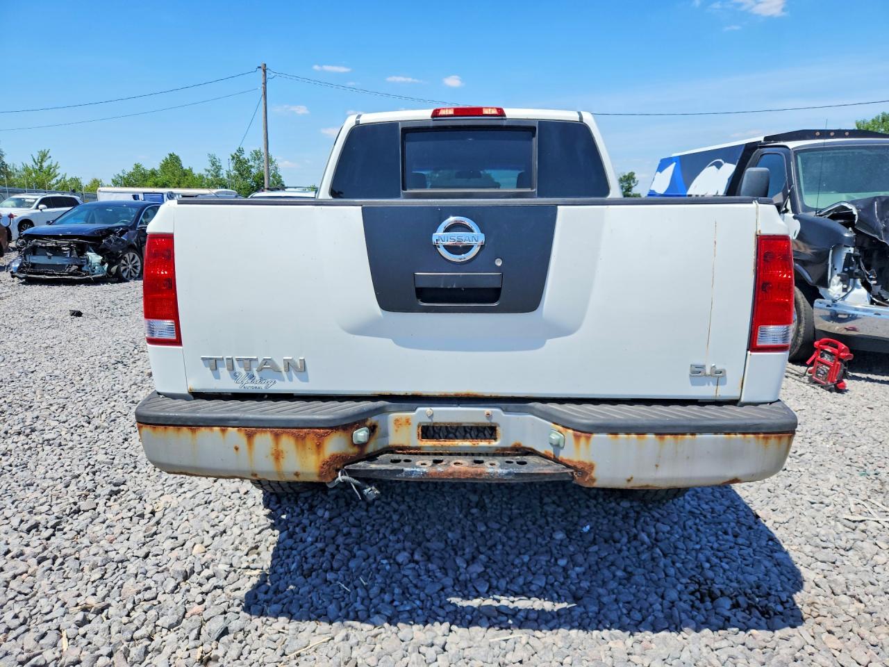 2005 Nissan Titan Xe White vin: 1N6AA07B45N502140