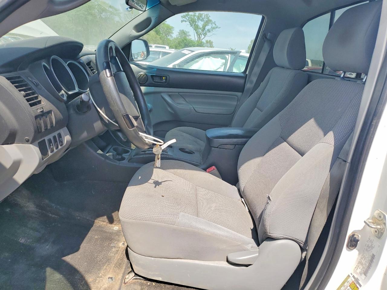 2012 Toyota Tacoma Base White vin: 5TFPX4EN8CX012737