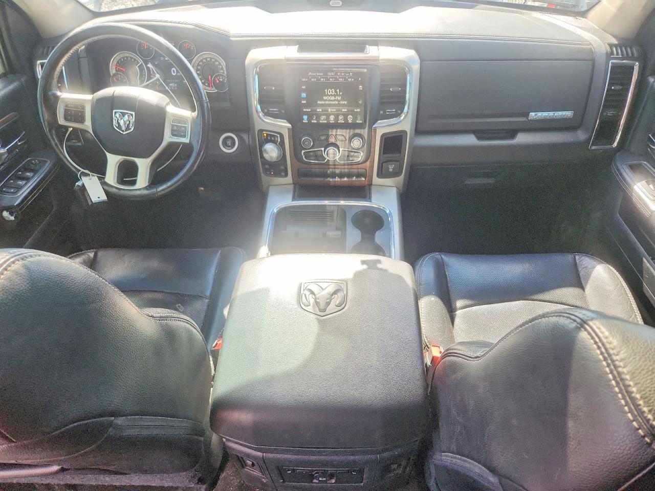 2015 Ram 1500 Laramie White vin: 1C6RR7NT5FS767050