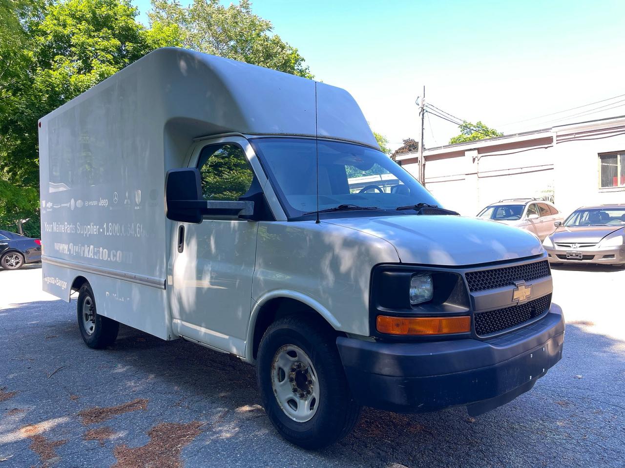 2014 Chevrolet Express White vin: 1GB0G2CG8E1143526