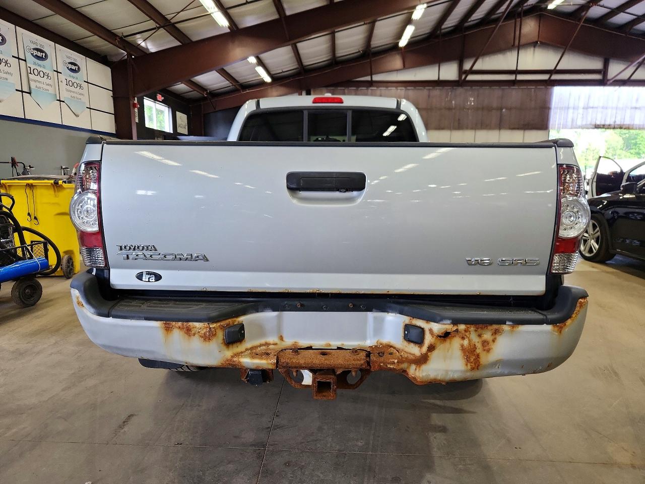 2009 Toyota Tacoma Double Cab Long Bed Silver vin: 3TMMU52N99M015652