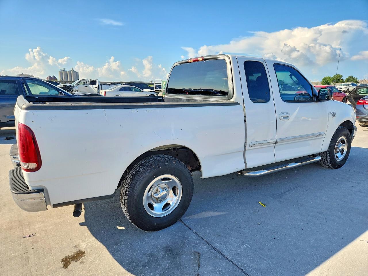 2003 Ford F150 White vin: 1FTRX17W13NB84729