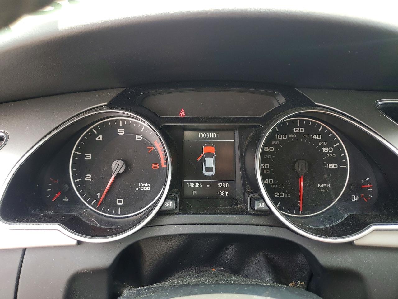 2011 Audi A5 Premium Plus Белый vin: WAULFAFR9BA080948