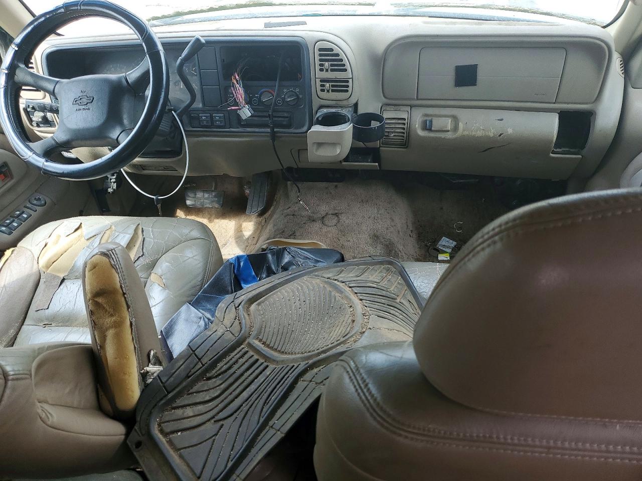 1998 Chevrolet Suburban K1500 Green vin: 3GNFK16R6WG102673