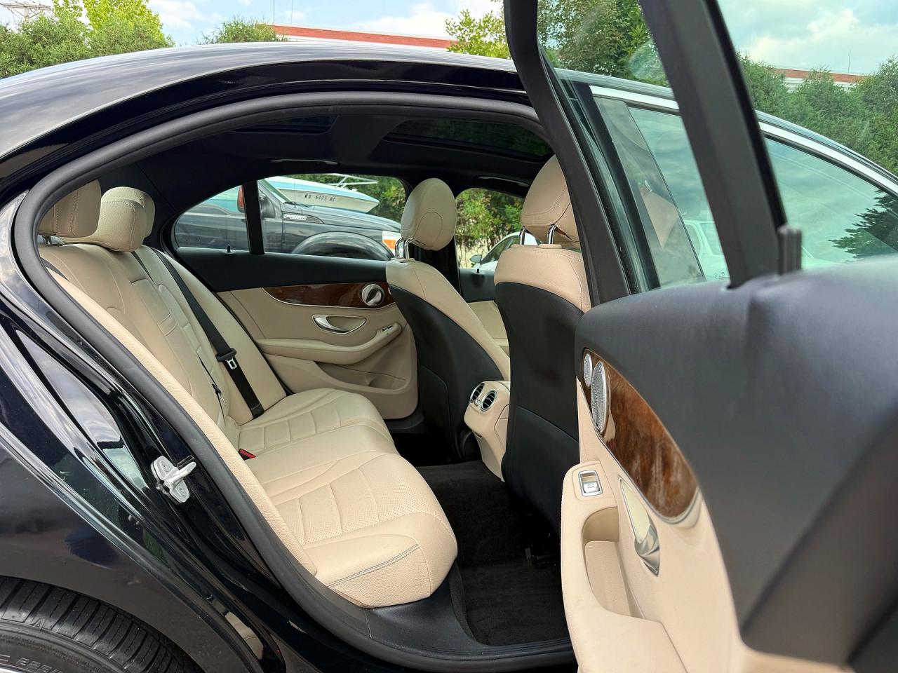 2015 Mercedes-benz C 300 4matic Black vin: 55SWF4KB6FU001502