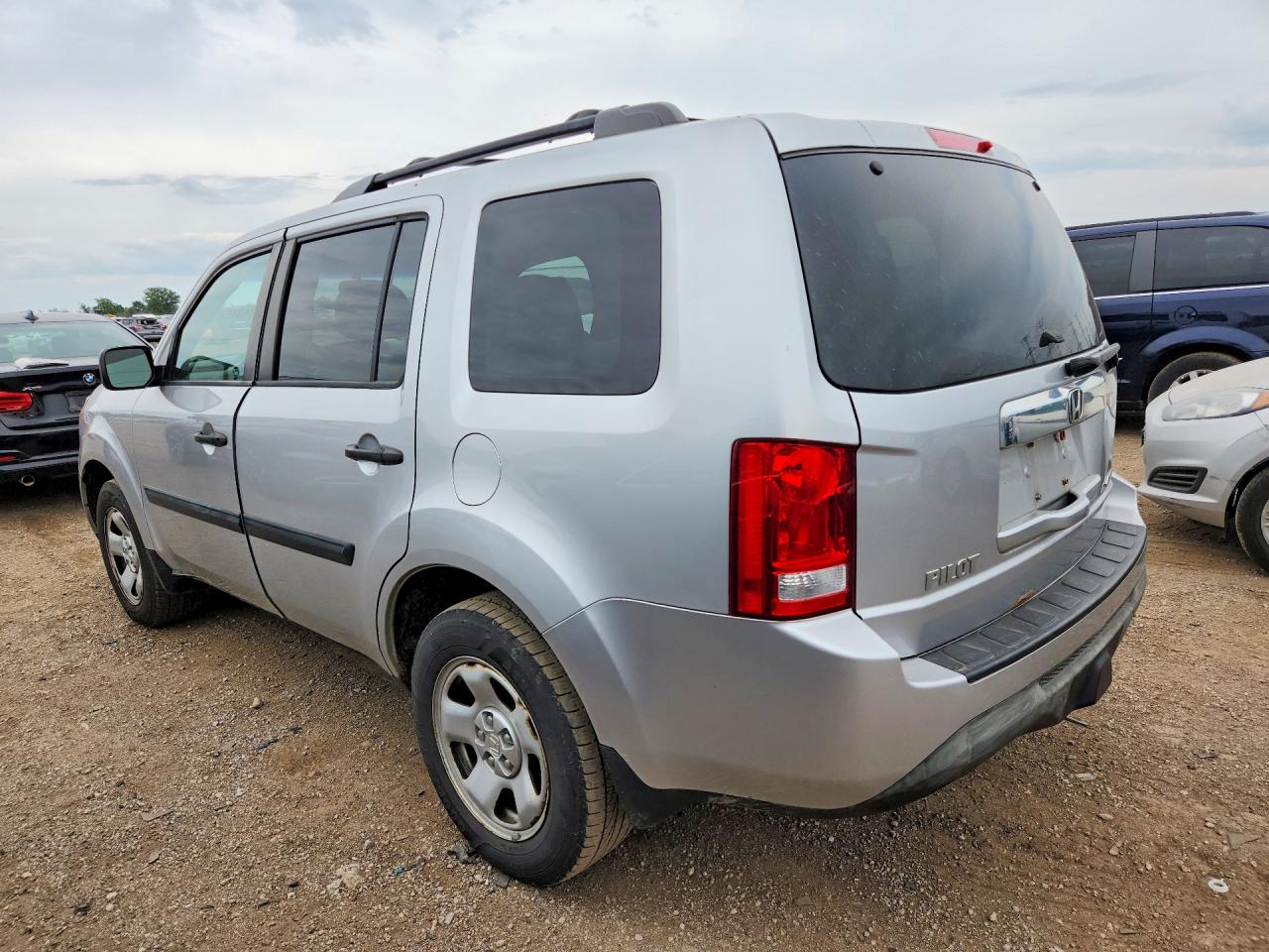 2012 Honda Pilot Lx Silver vin: 5FNYF4H20CB012847