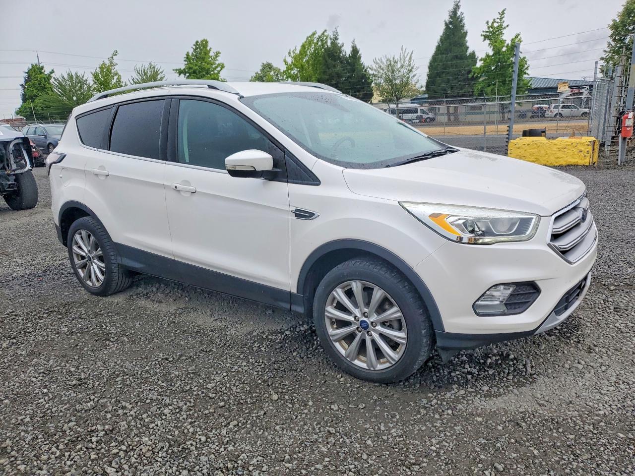 2017 Ford Escape Titanium White vin: 1FMCU9J90HUB61922