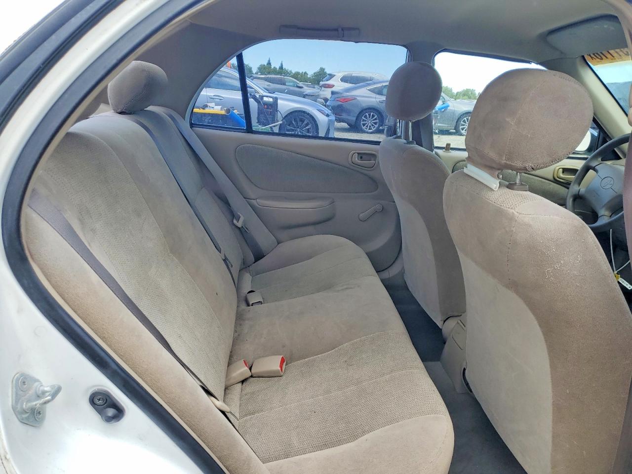 2002 Toyota Corolla Ce White vin: 1NXBR12E02Z585750
