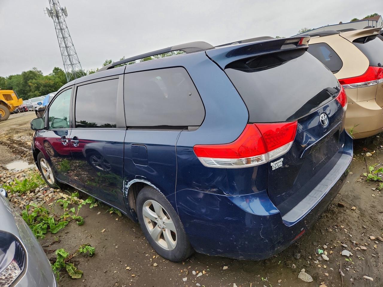 2012 Toyota Sienna Le Blue vin: 5TDKK3DC8CS249835