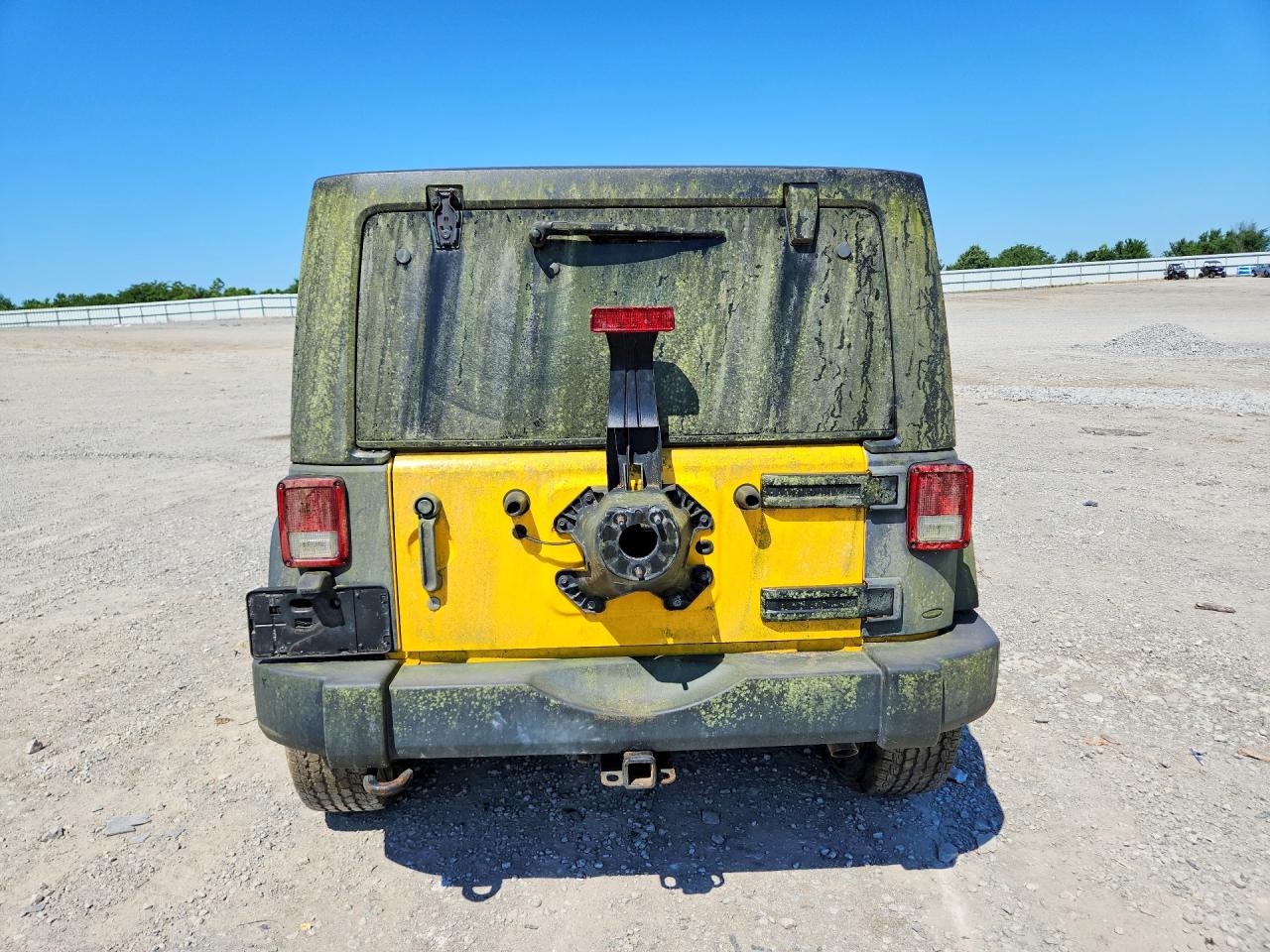 2015 Jeep Wrangler Unlimited Sport Yellow vin: 1C4BJWDGXFL679329