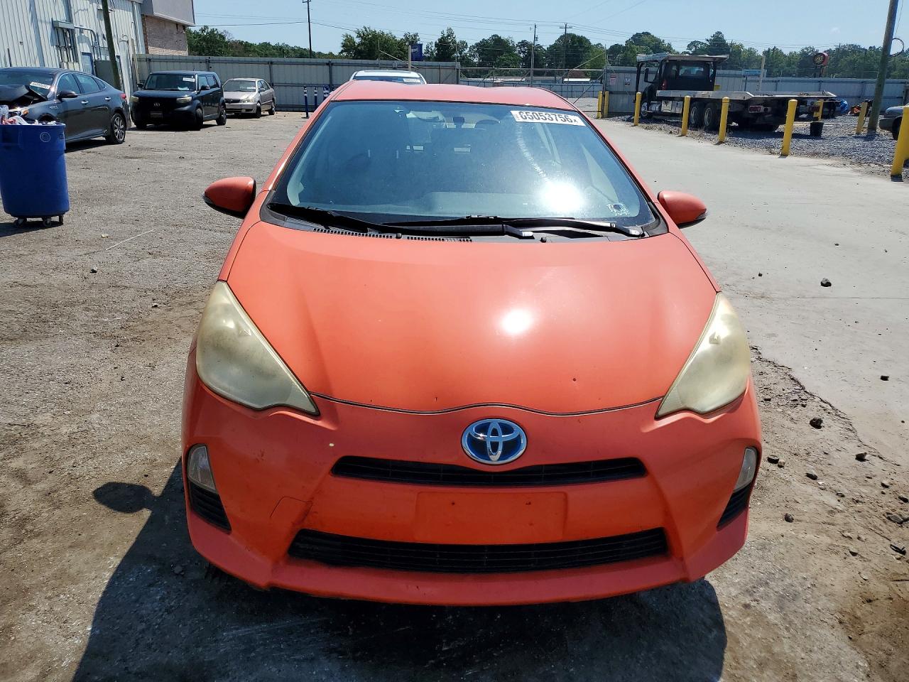 2013 Toyota Prius C Two Orange vin: JTDKDTB39D1040261