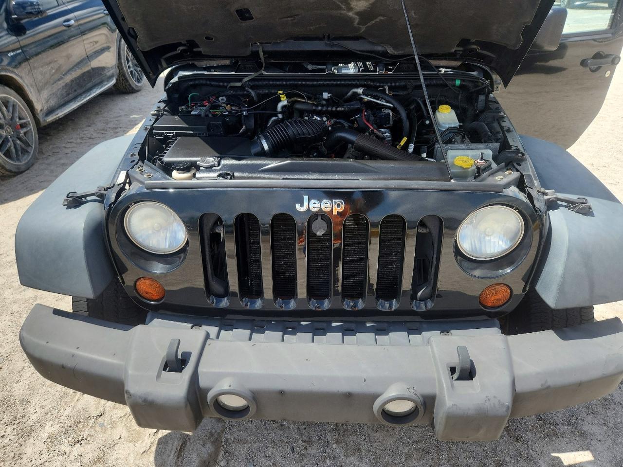 2010 Jeep Wrangler Unlimited Rubicon Black vin: 1J4HA6H12AL187929
