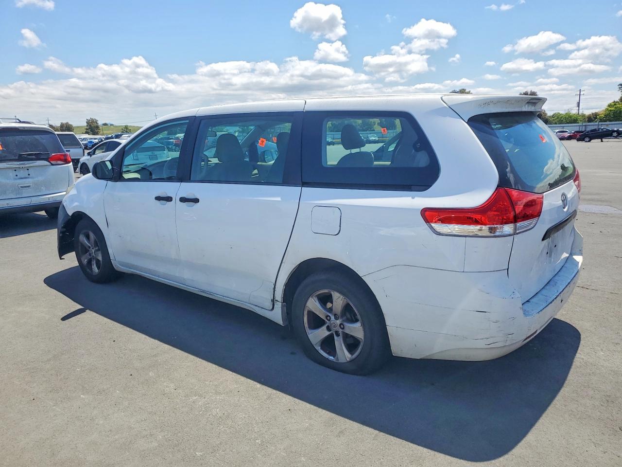 2013 Toyota Sienna L 7-passenger White vin: 5TDZK3DC9DS323411