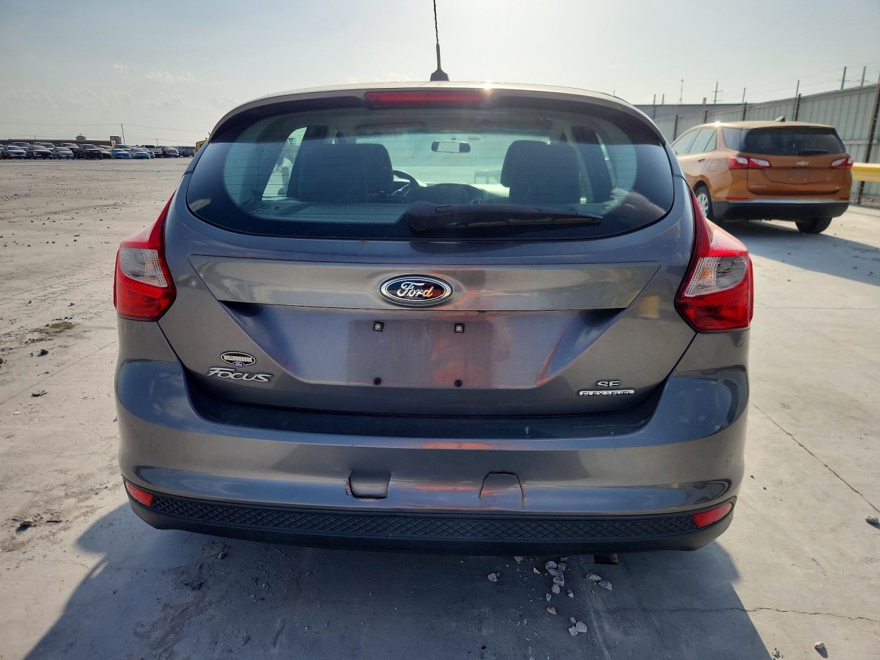 2014 Ford Focus Se Gray vin: 1FADP3K28EL192387