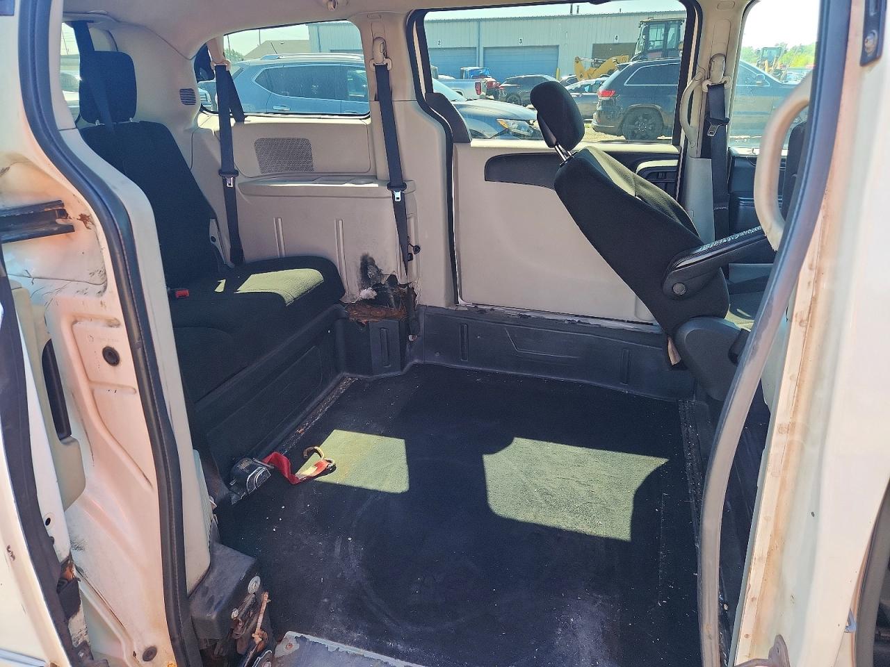 2012 Dodge Grand Caravan Crew White vin: 2C4RDGDG9CR177846