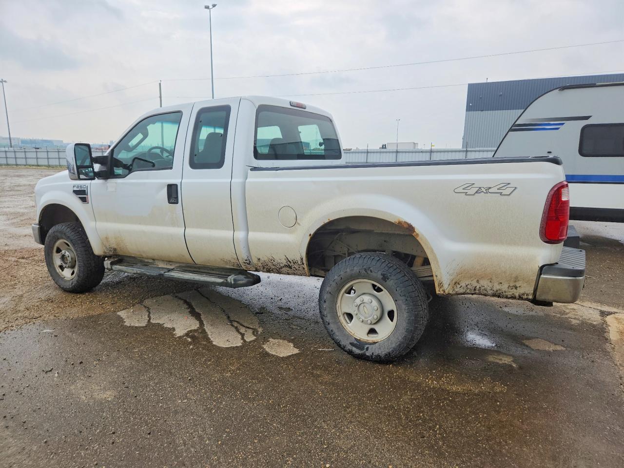 2009 Ford F250 Super Duty Белый vin: 1FTSX21599EA52348