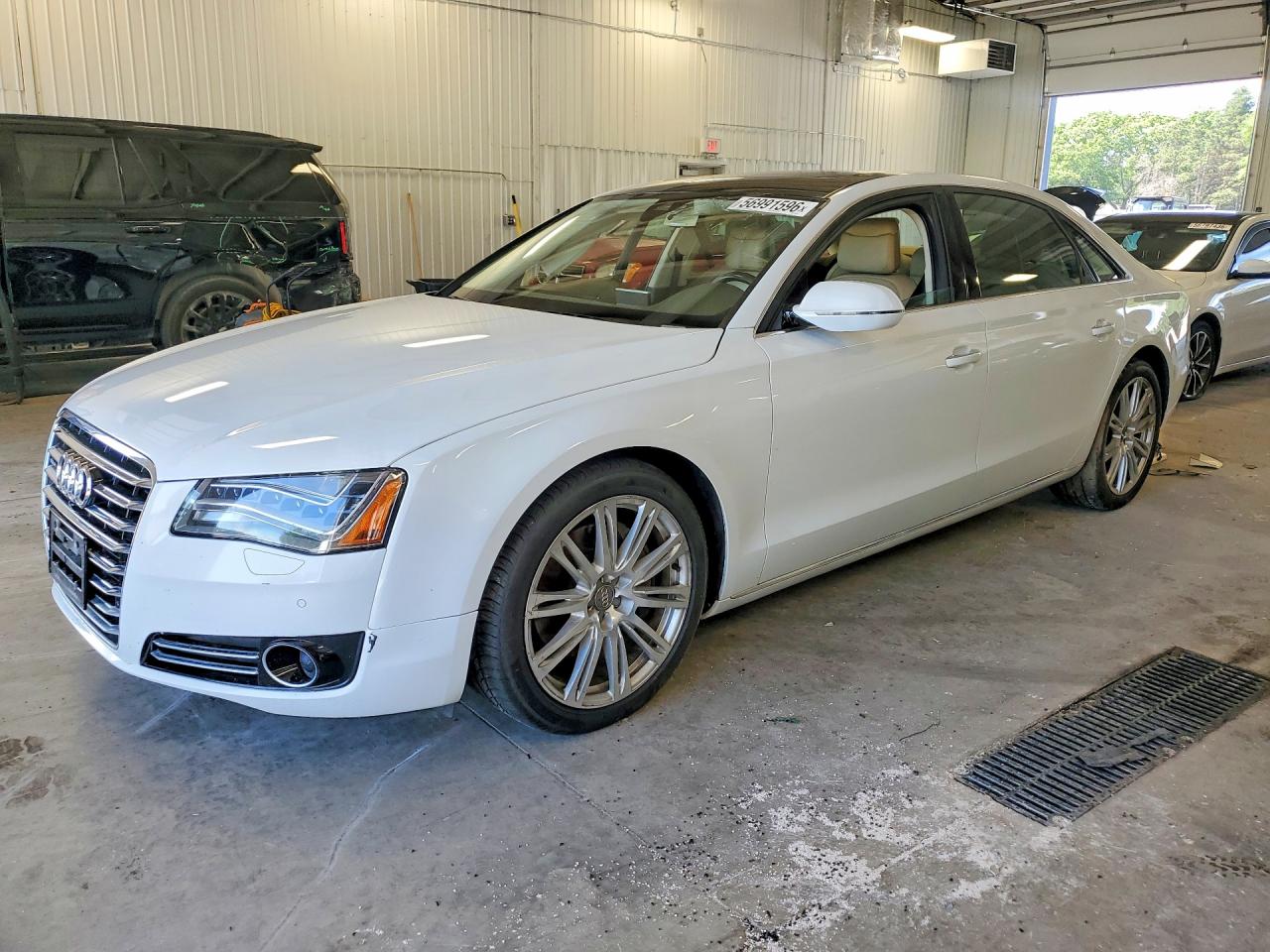 2014 Audi A8 L Quattro White vin: WAURGAFDXEN005782