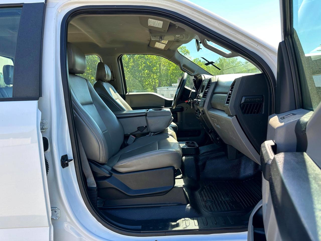 2019 Ford F250 Super Duty White vin: 1FT7W2BT0KEC82758