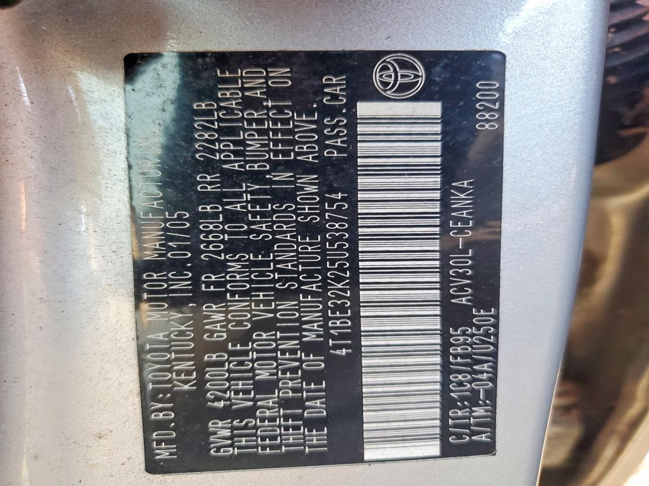 2005 Toyota Camry Le Silver vin: 4T1BE32K25U538754