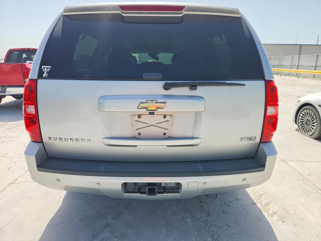 2011 Chevrolet Suburban C1500 Lt Silver vin: 1GNSCJE0XBR178132