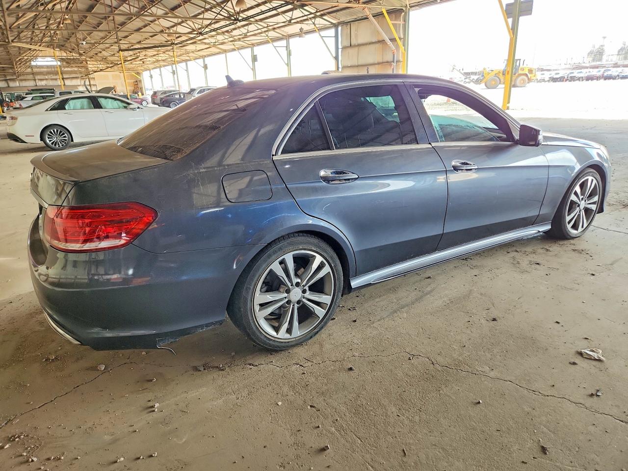 2015 Mercedes-benz E 350 Серый vin: WDDHF5KB1FB152532