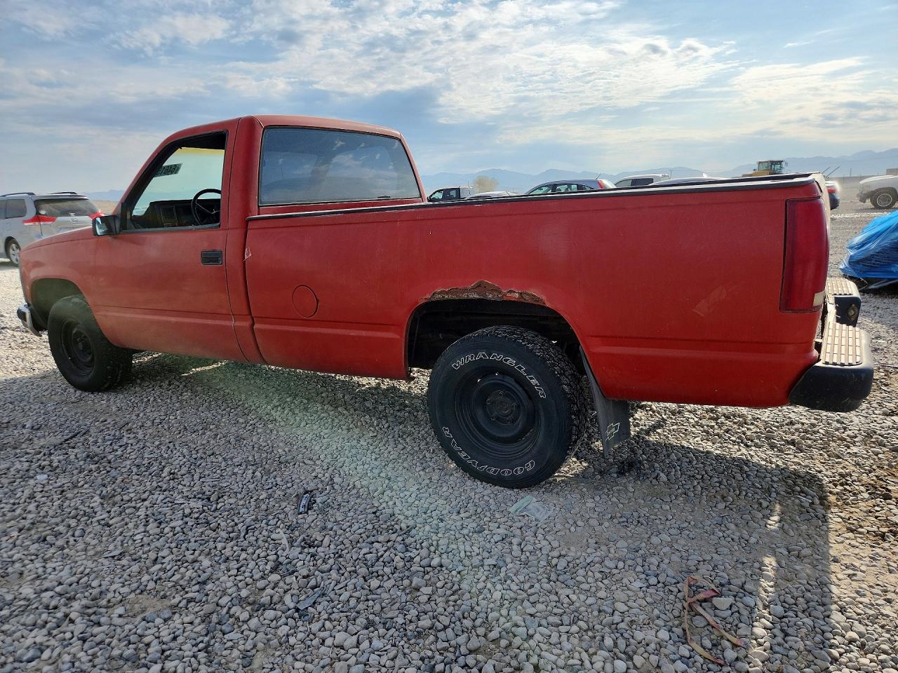 1990 Chevrolet Gmt-400 C1500 Red vin: 1GCDC14ZXLE166279
