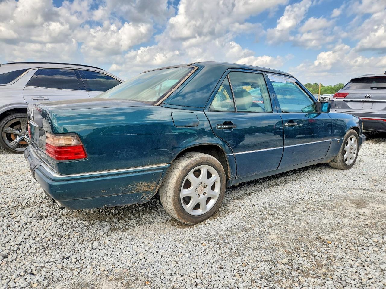 1995 Mercedes-benz E 320 Base Зеленый vin: WDBEA32E2SC167876